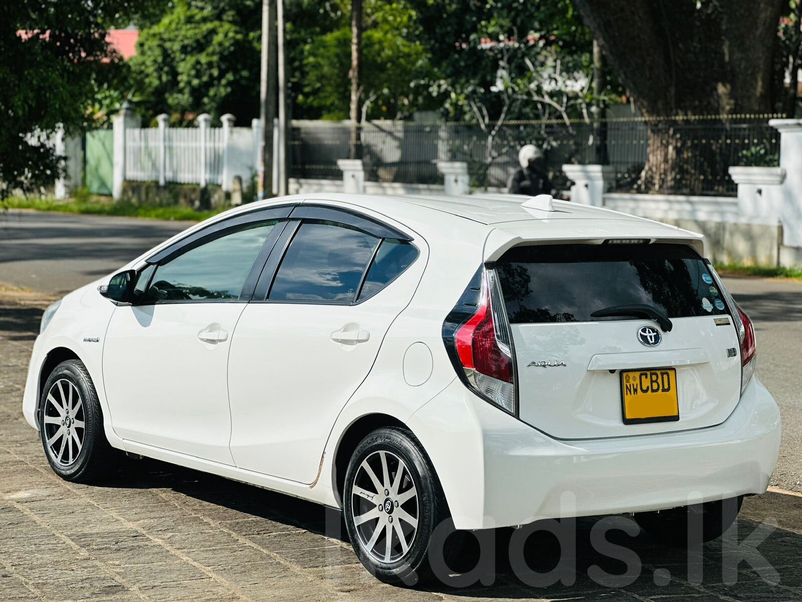Toyota Aqua 2016 photo 3