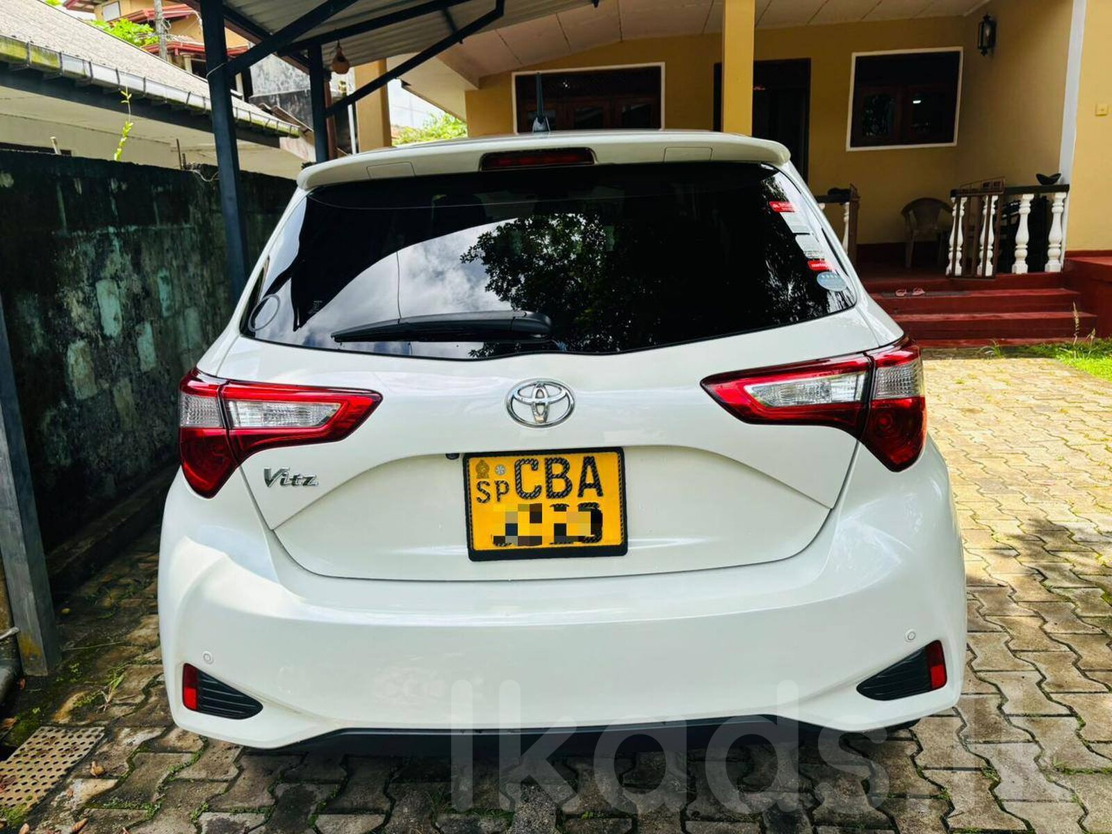 Toyota Vitz 2017 photo 4