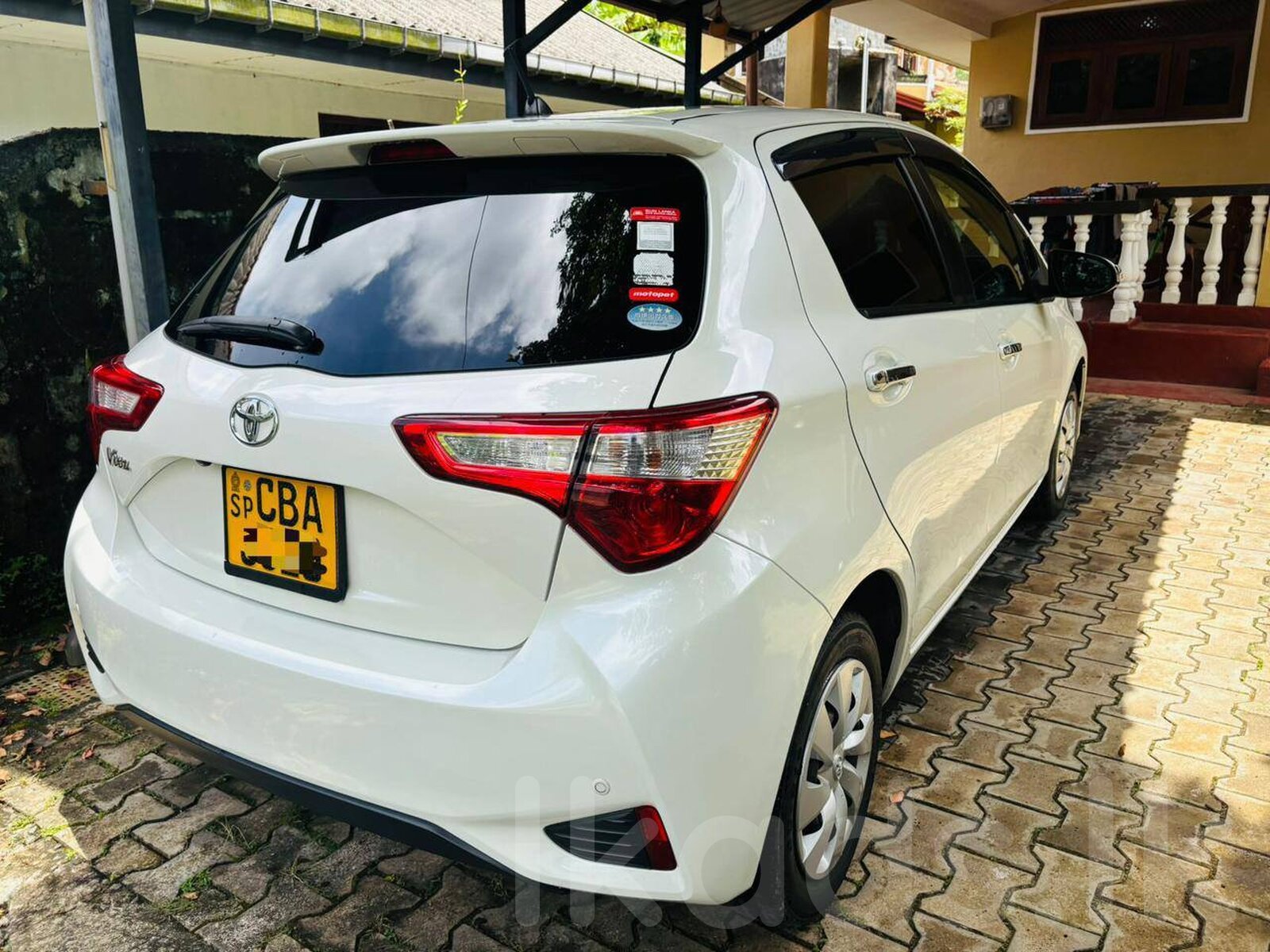 Toyota Vitz 2017 photo 2