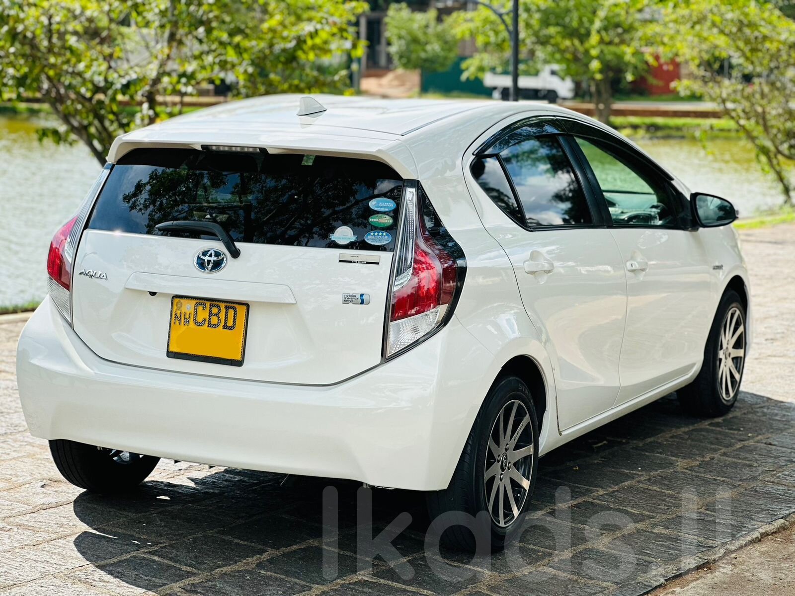Toyota Aqua 2016 photo 4