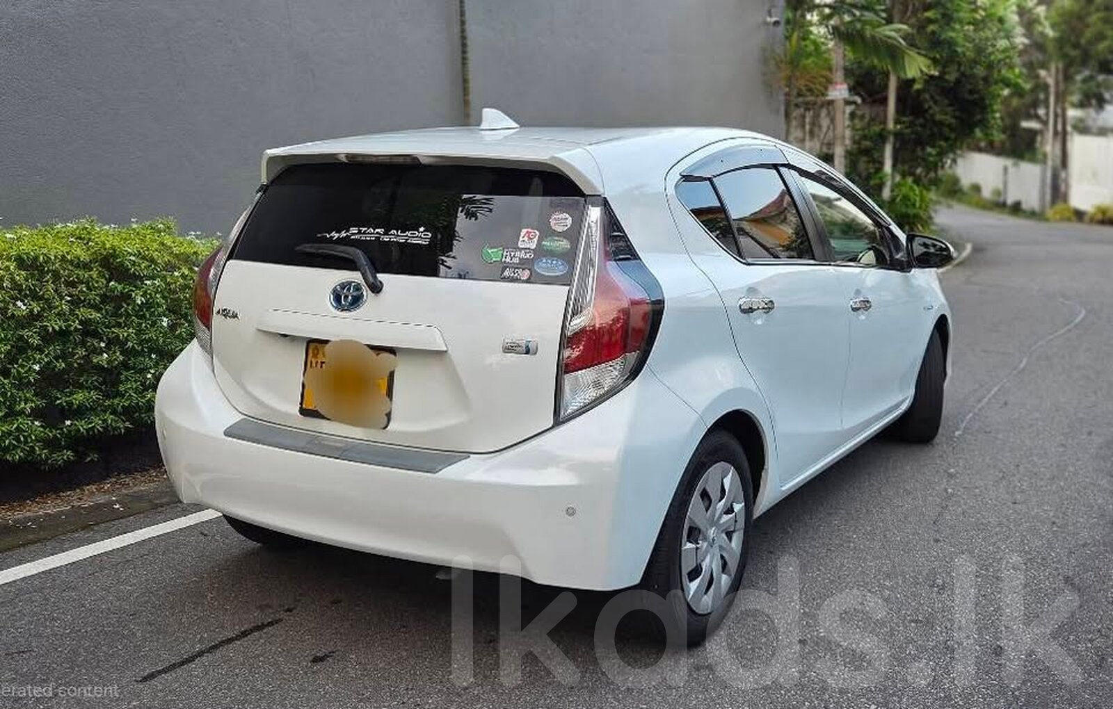 Toyota Aqua 2016 photo 2