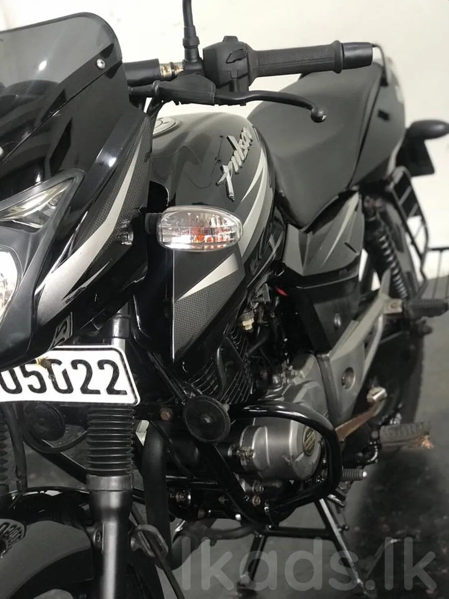 BAJAJ PULSER 150