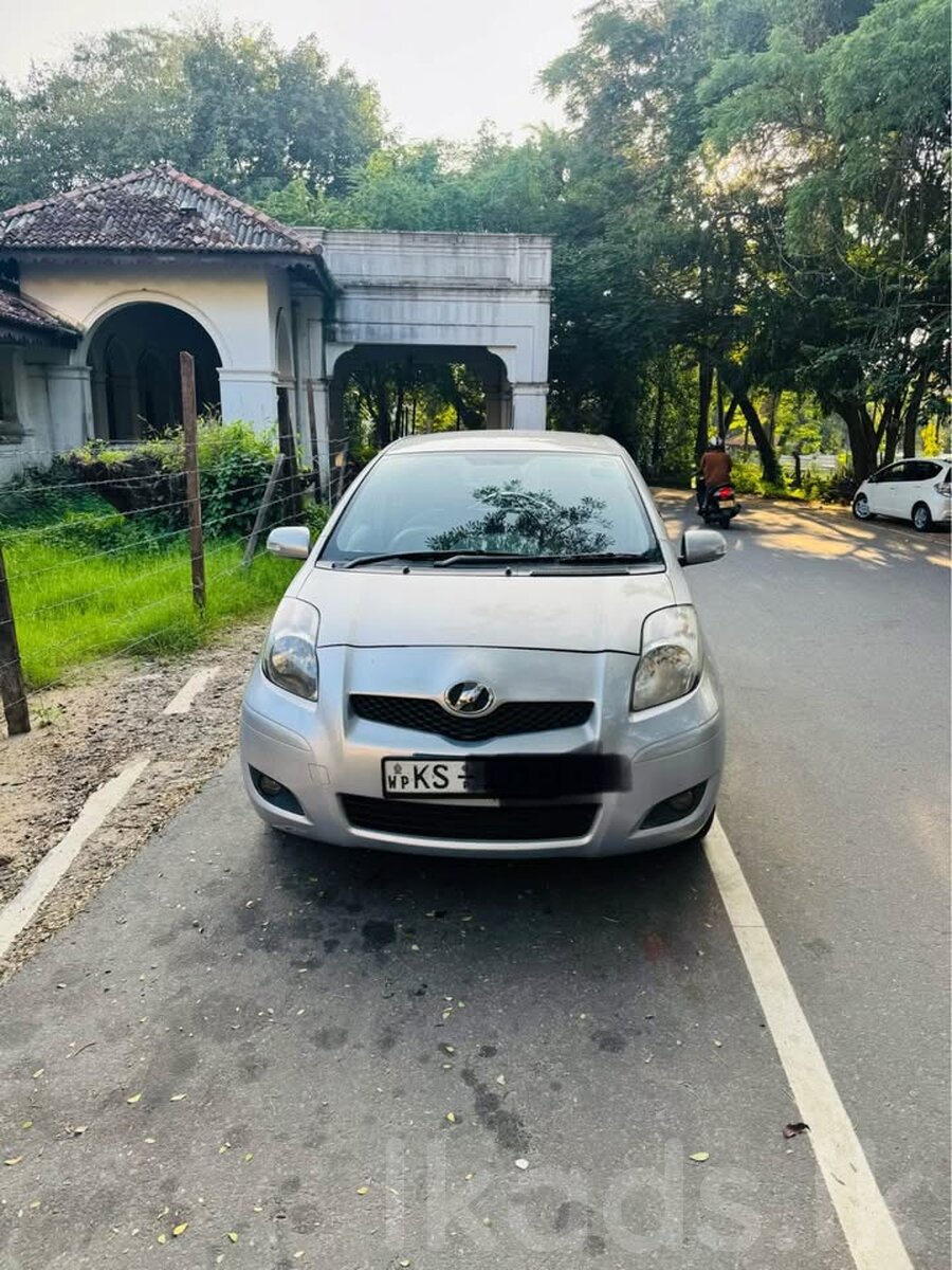 Toyota vitz 2010