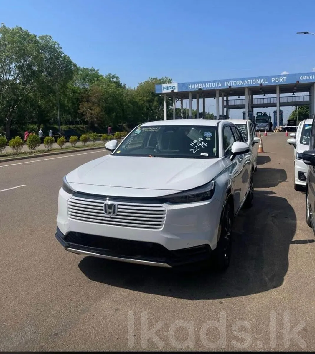 HONDA VEZEL Z PREMIUM