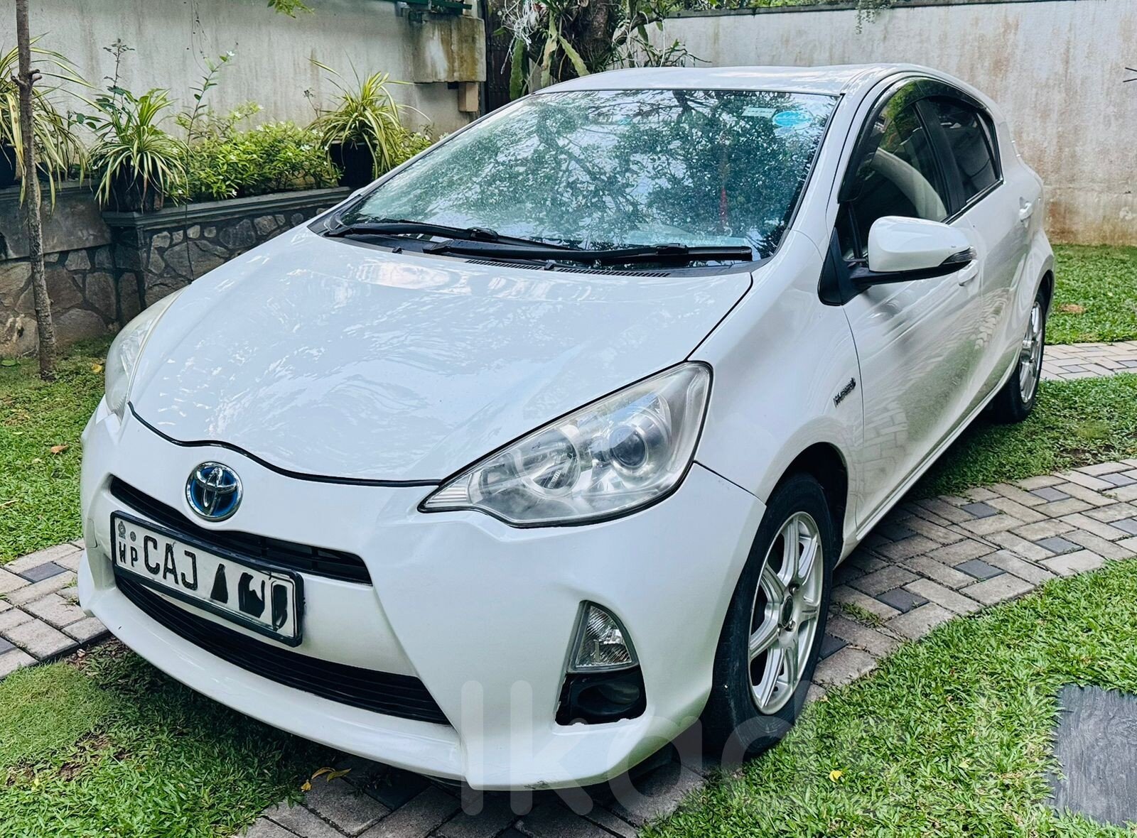 Toyota Aqua 2015 photo 3