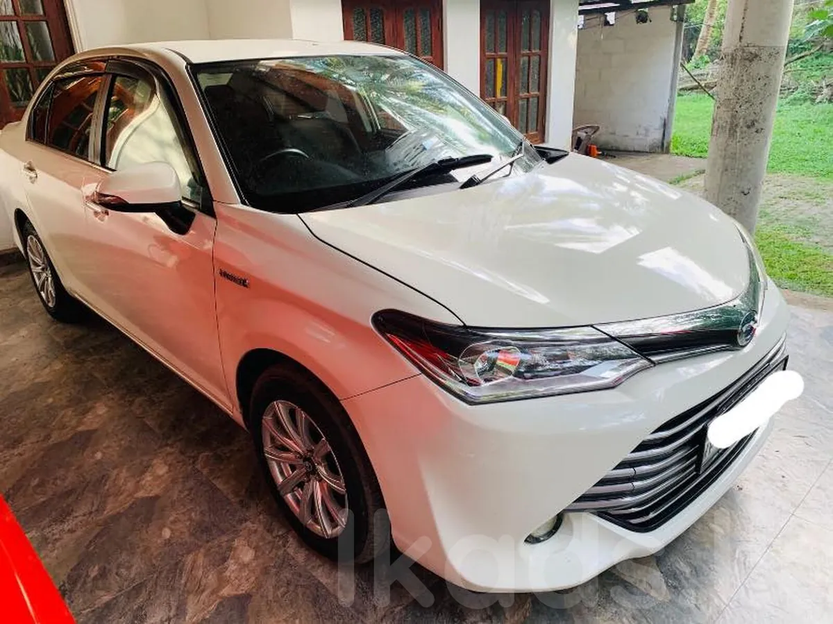 Toyota Axio 2015 in Gampaha, Gampaha