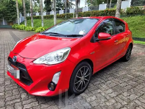 Toyota Aqua X urban