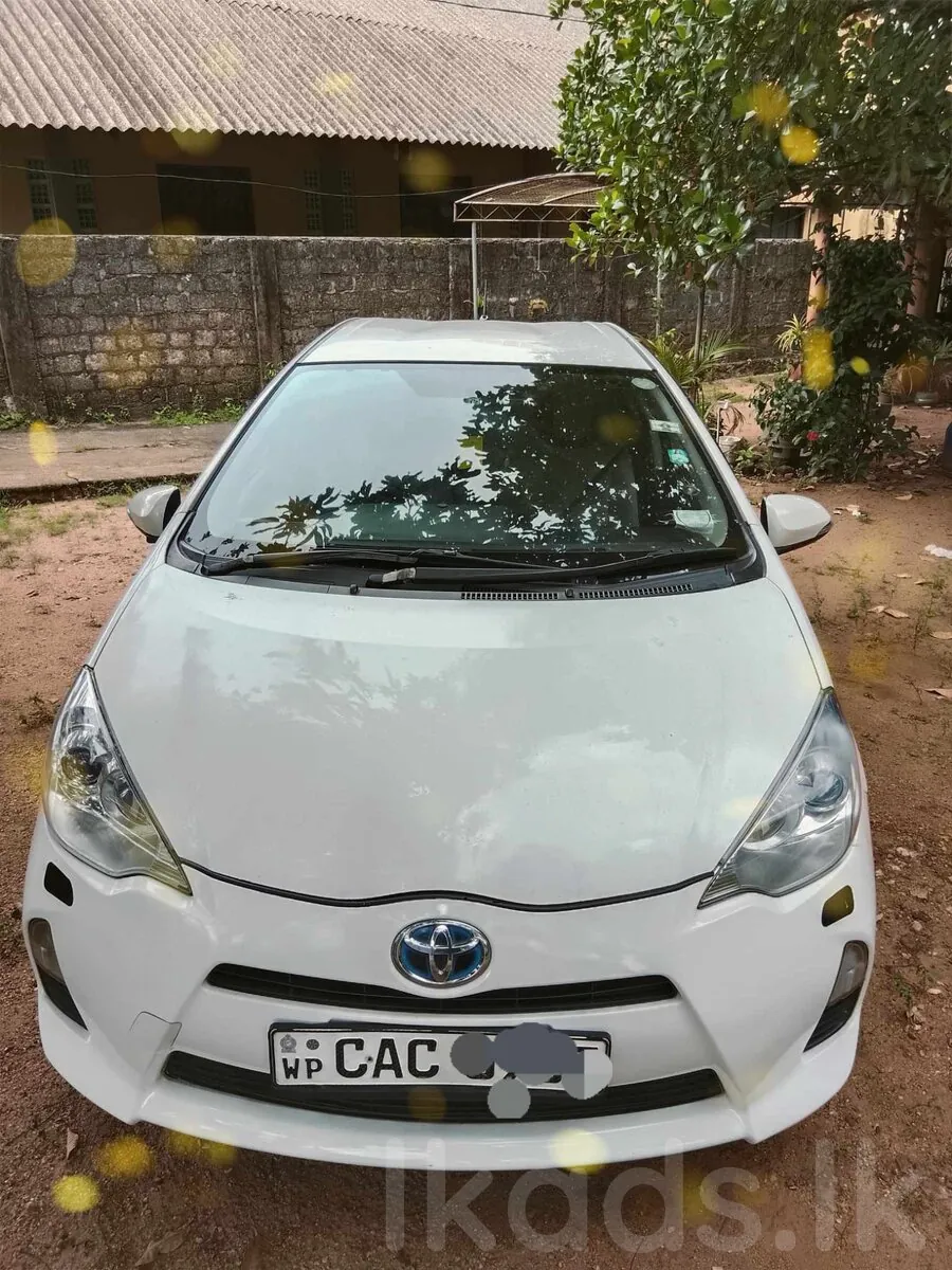 Toyota Aqua L Grade 2013