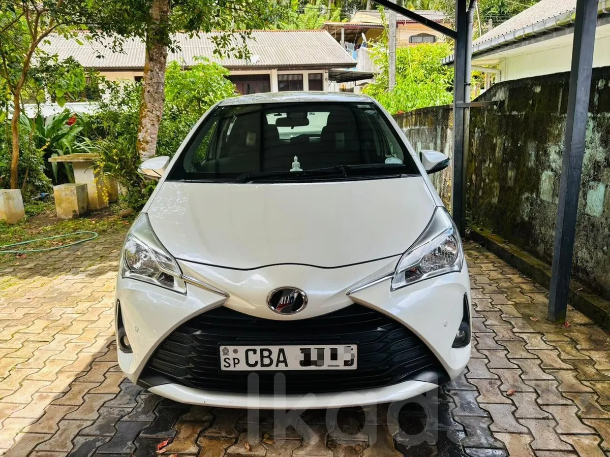 Toyota Vitz  2017
