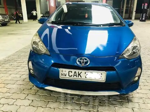 Toyota Aqua 2012