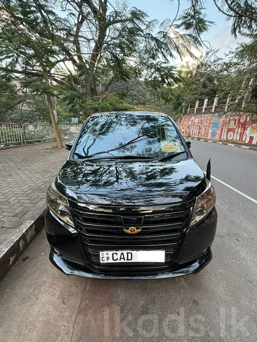 Toyota Noah 2014