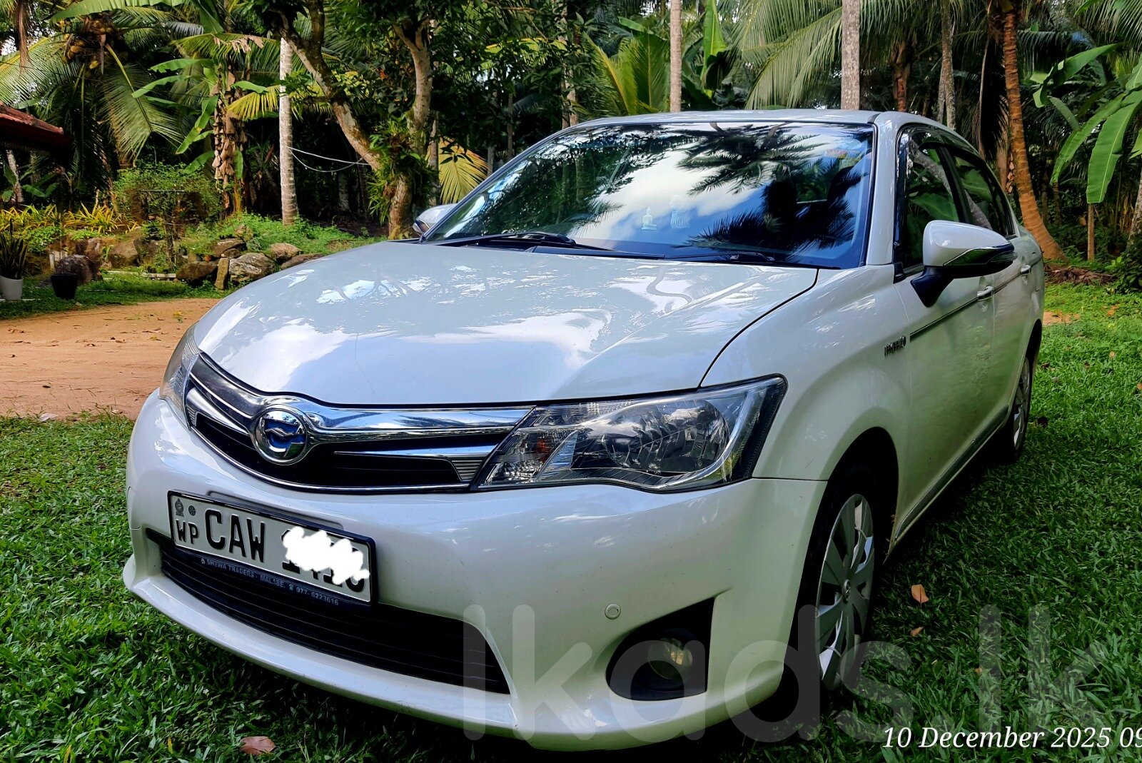 Toyota Axio Hybrid G Grade 2015