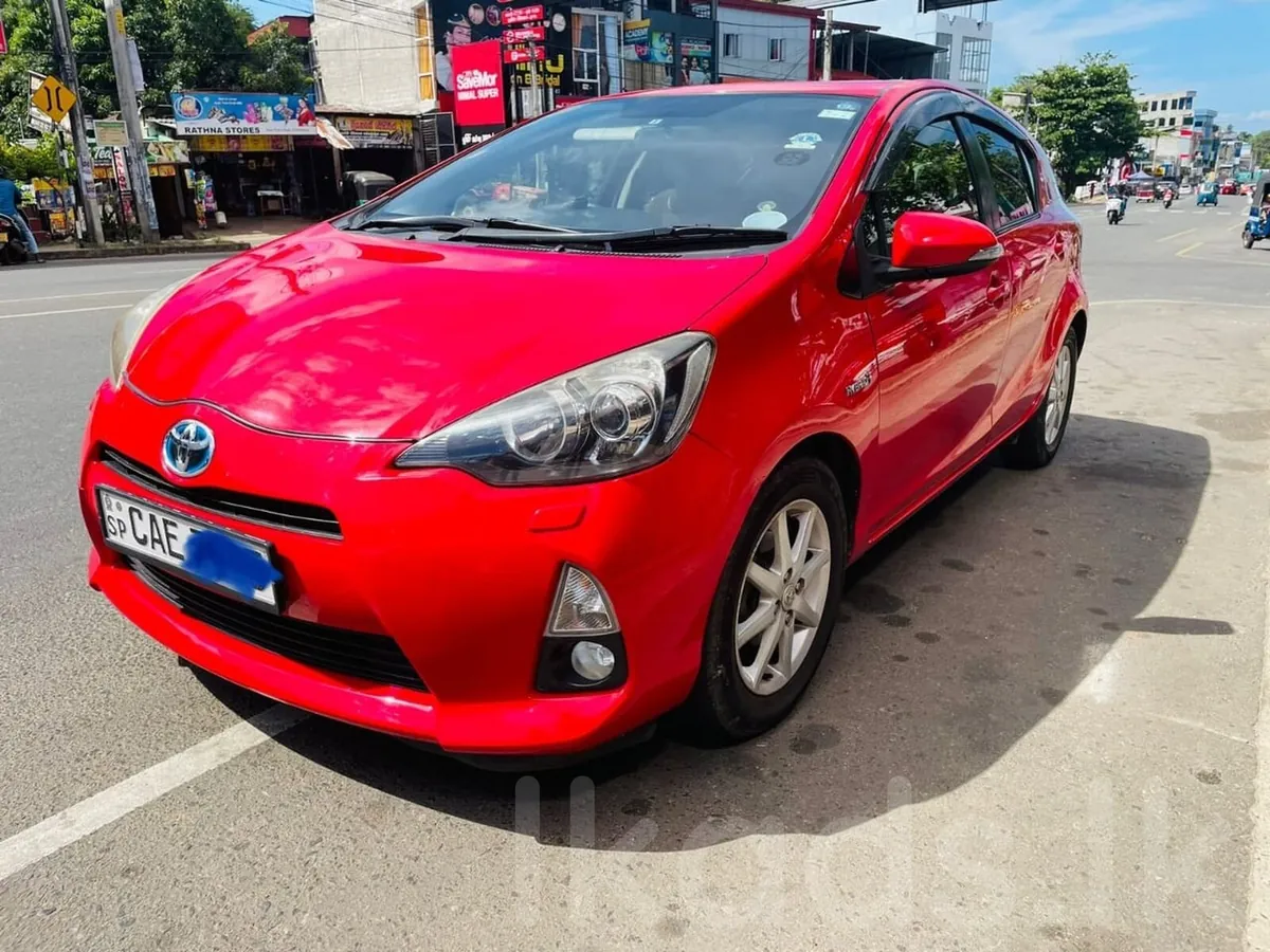 Toyota Aqua G Limited 2013