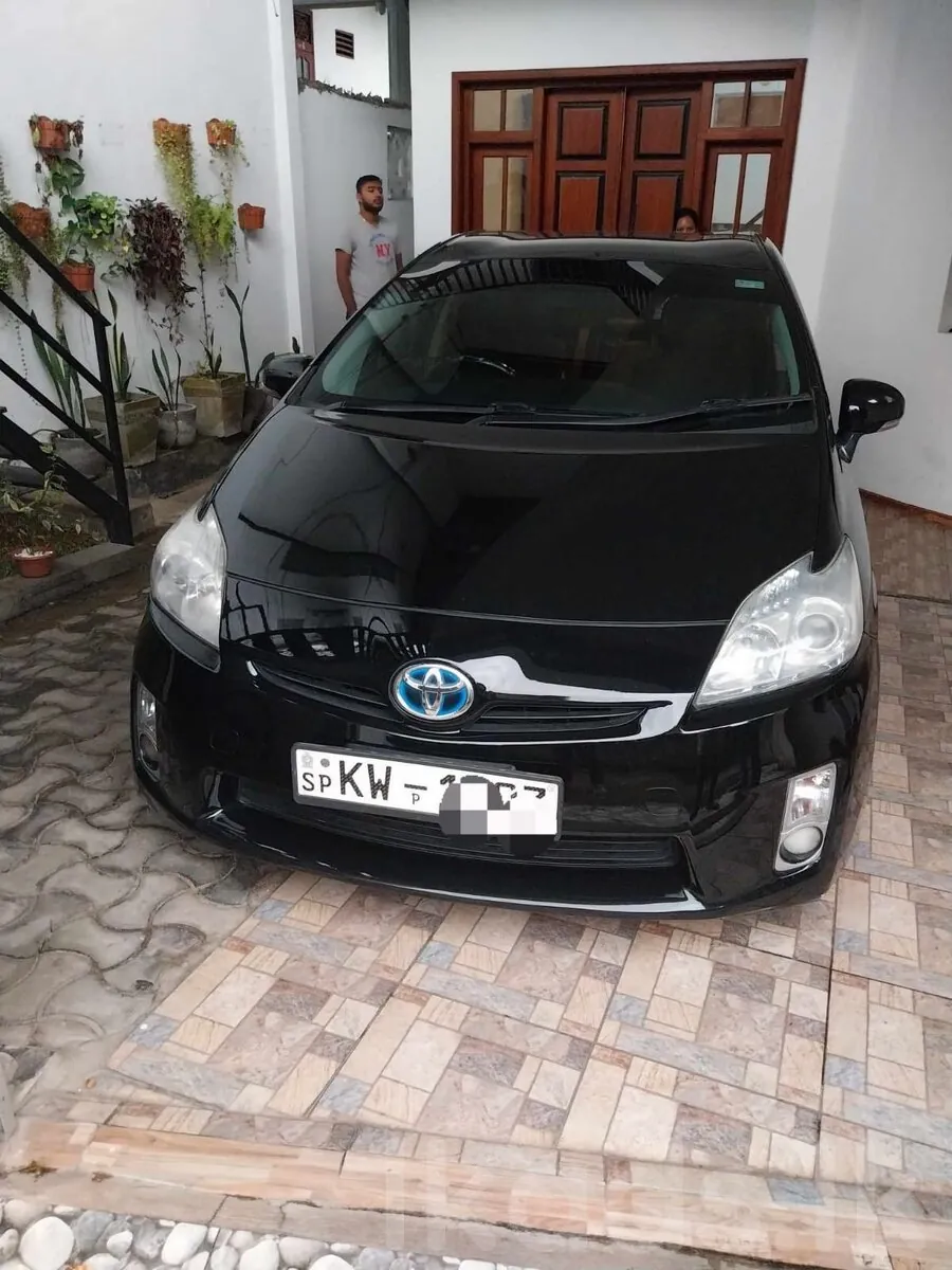 Toyota Prius G Touring 2011