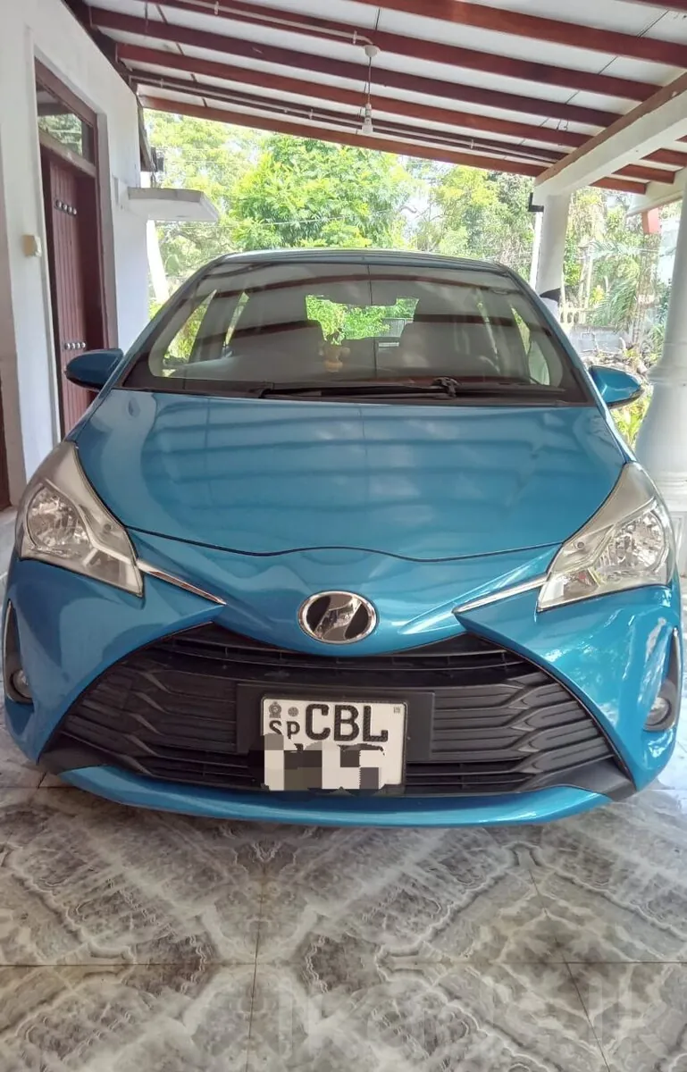 Toyota vitz 2018