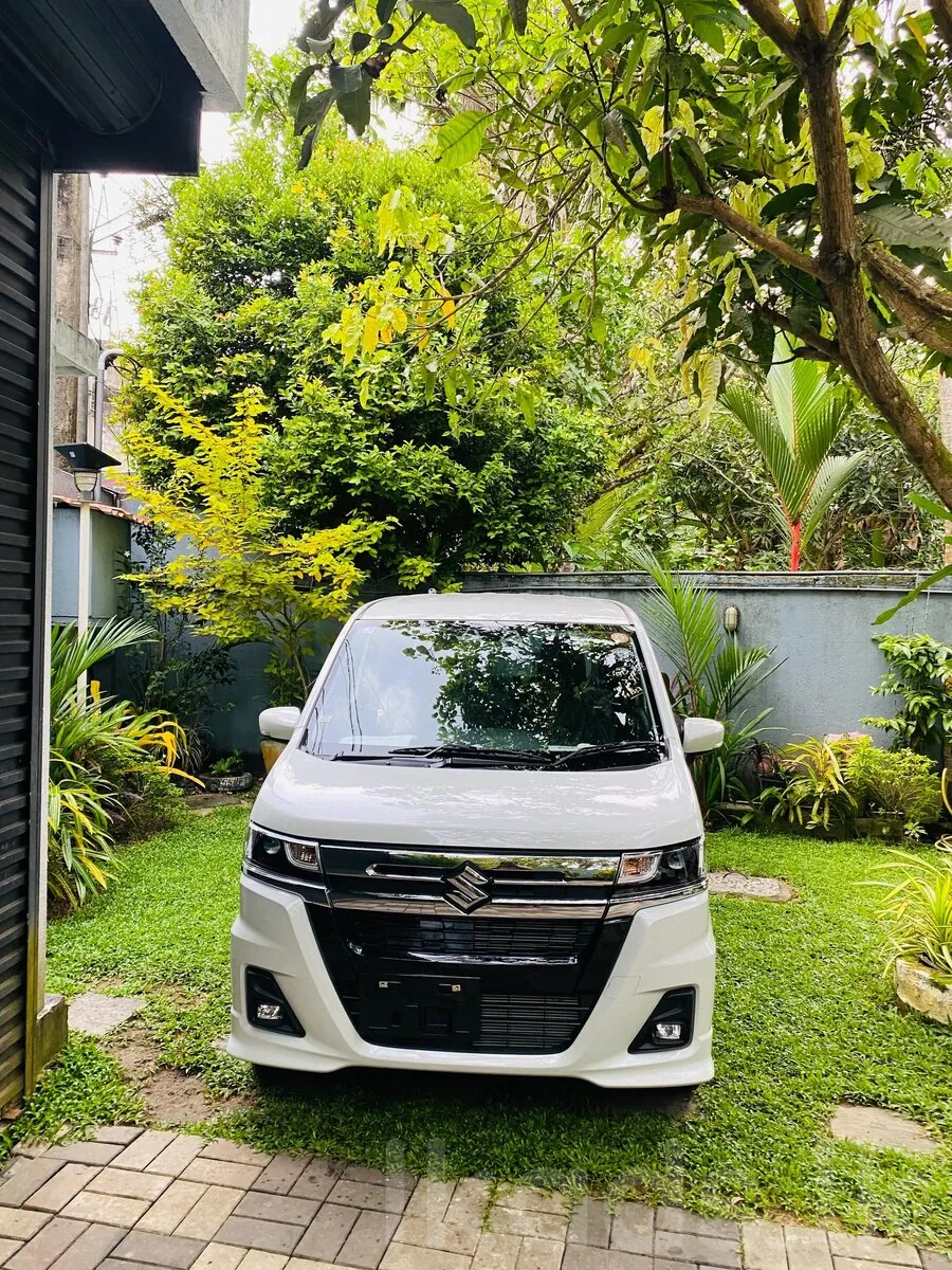 Suzuki Wagon R Custom Z (ZX Grade) 2025