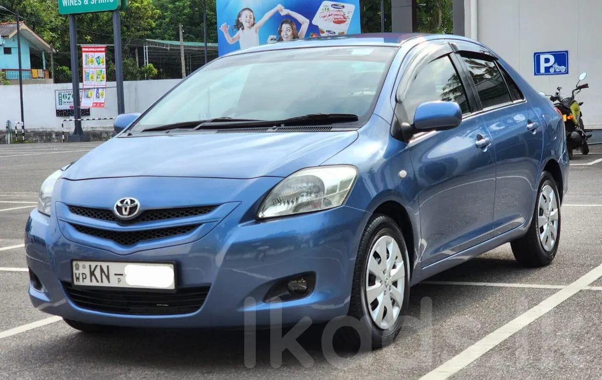 Toyota Belta 2011