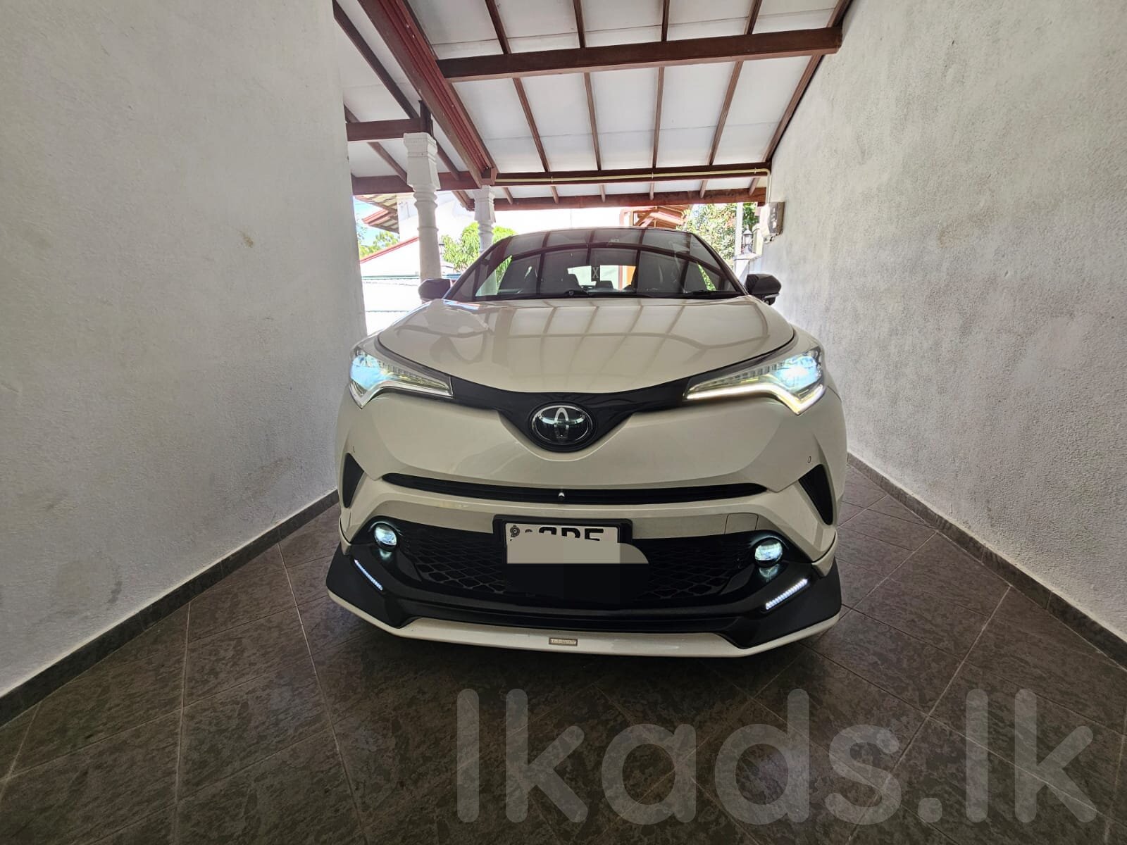 Toyota CHR NGX10 2018