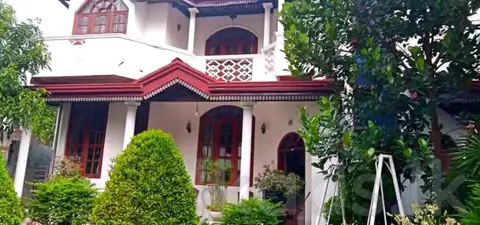 Two-Storey House & Garment Factory Building for Sale in Kelaniya - Deppitigoda