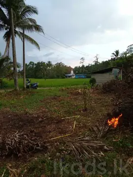 අකුරැස්ස නගරයට ආසන්නව පර්චස් 10ක ඉඩමක් විකිණීමට
