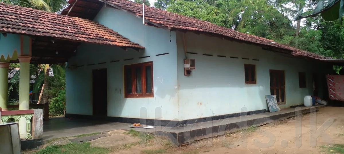 House with Land - Sooriyawewa