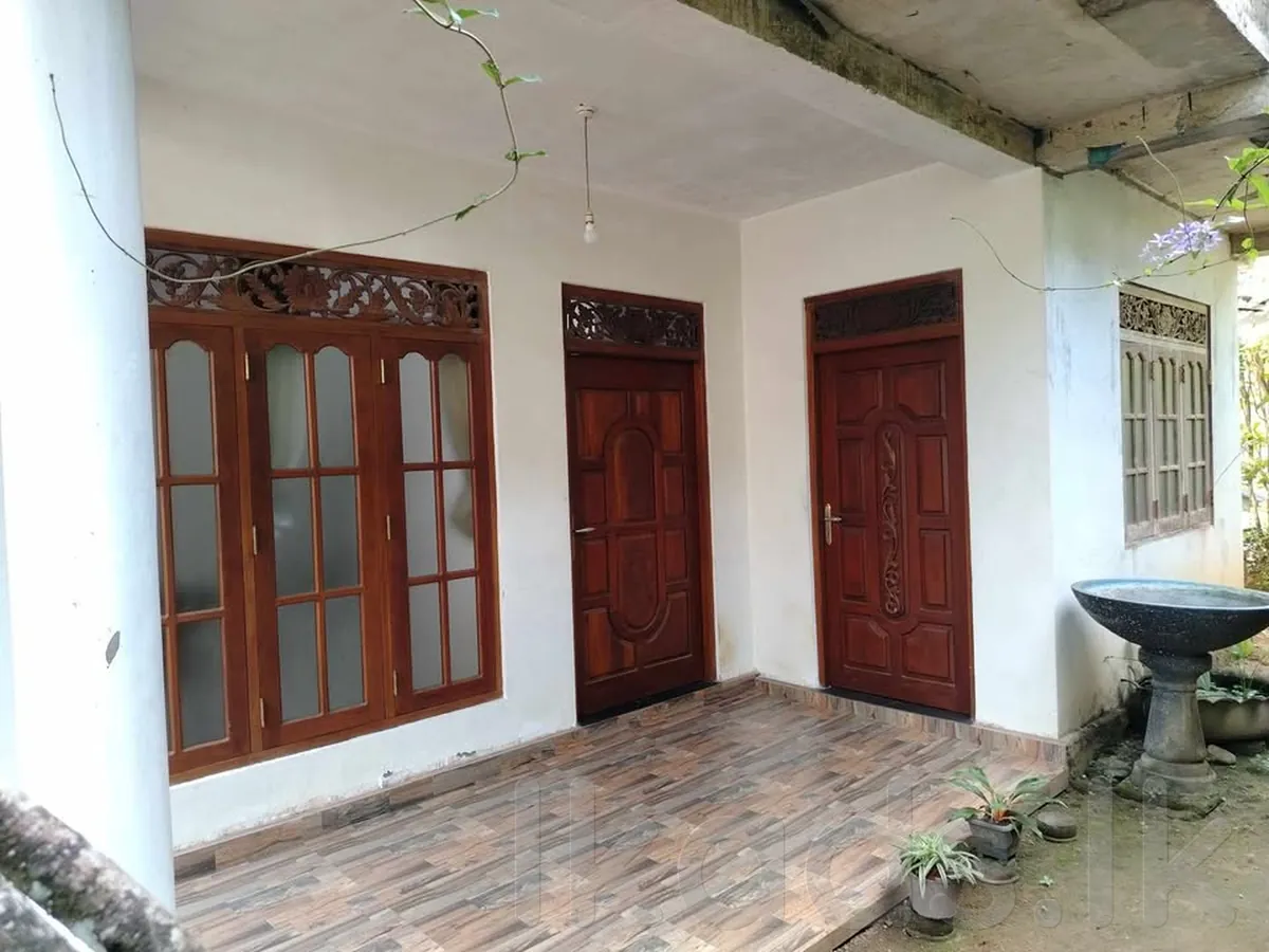 House for Sale near Ratnapura New Town | 1km to Town | 15 Perches