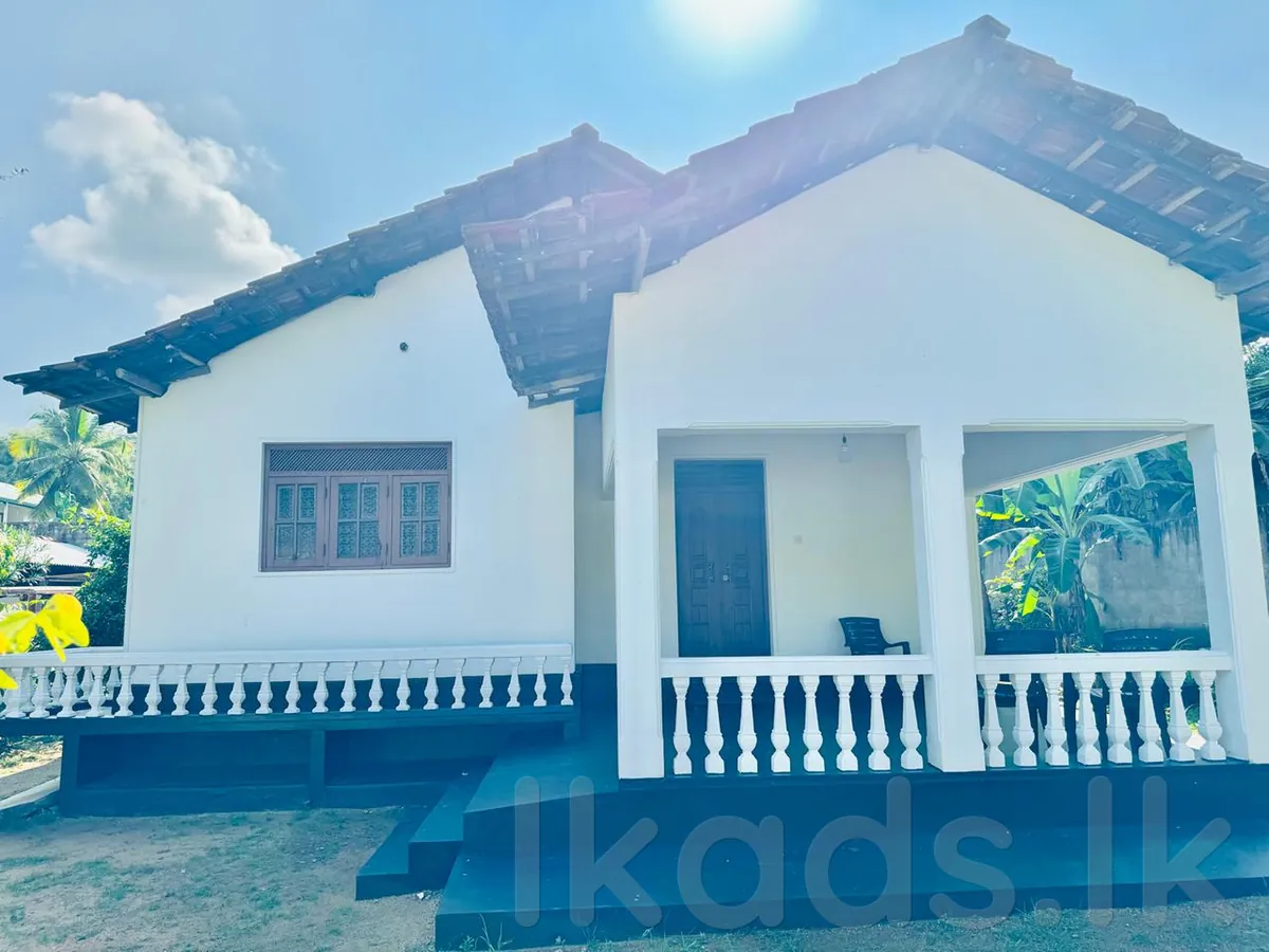 කුරුණෑගල - කොළඹ පාරට මීටර් 150ක් දුරින් වදුරාගල