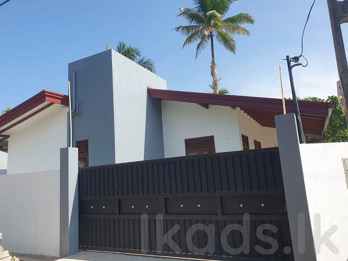 SINGLE STORY HOUSE FOR SALE IN MEEGODA PRIME LAND HOUSING SCHEME | 8 Perches | 1200 Sq.ft | 3 Bedrooms | Rs. 19.5 Million