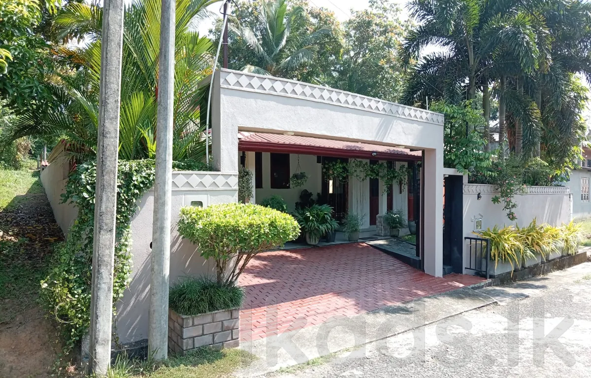 PEACEFUL LIVING AWAY FROM CITY HUSTLE - 30 MINUTES TO COLOMBO | House for Sale in Koraleima (Off Kahathuduwa)