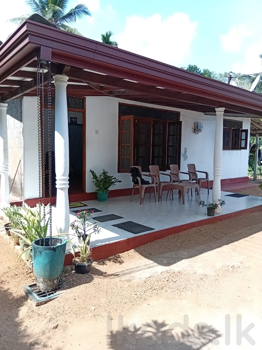 කොළඹ රත්නපුර 122 මාර්ගයට මීටර් 100ක් දුරින් නිවාස දෙකක් විකිණීමට