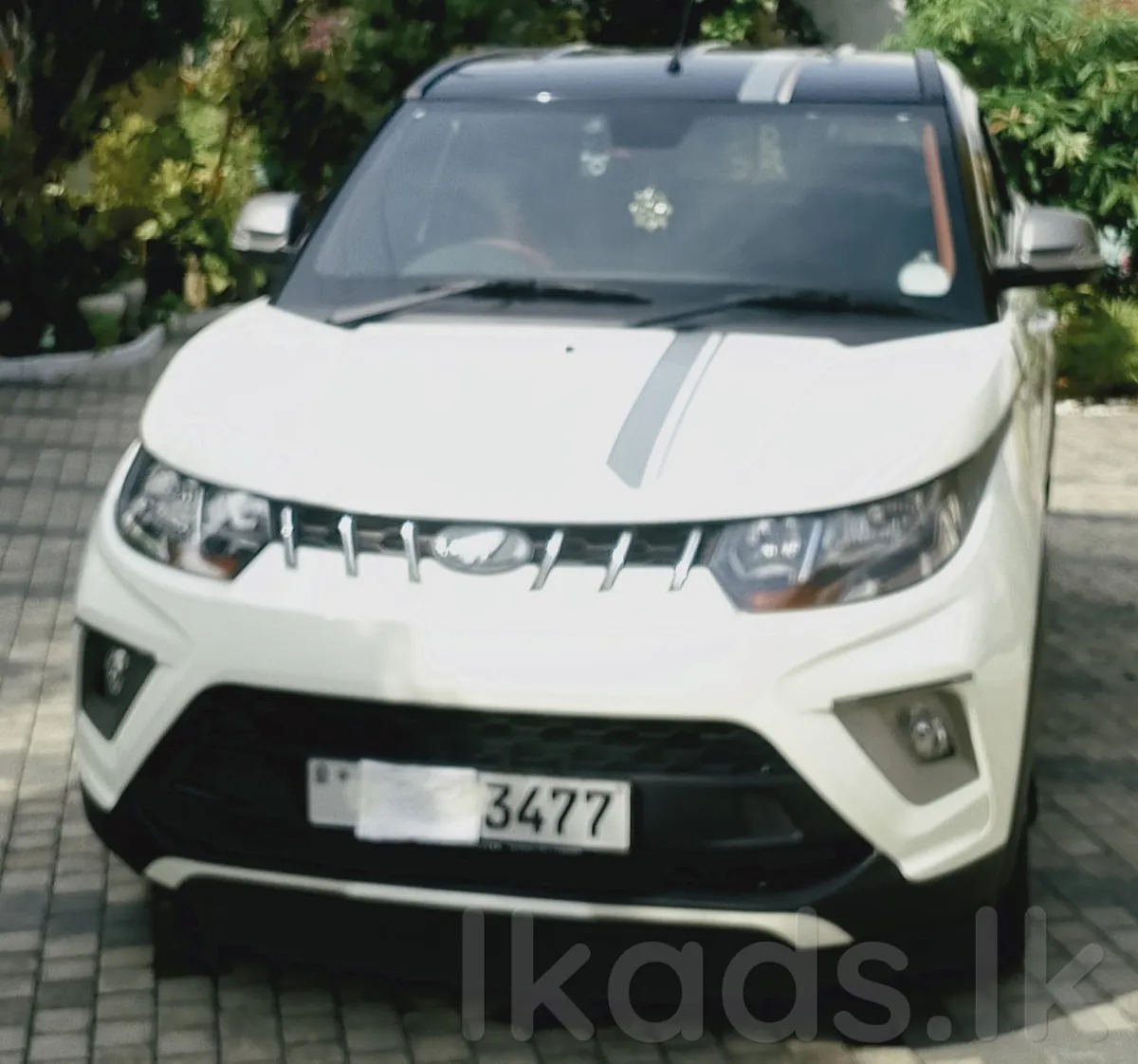 Mahindra KUV 100 Limited Edition Auto