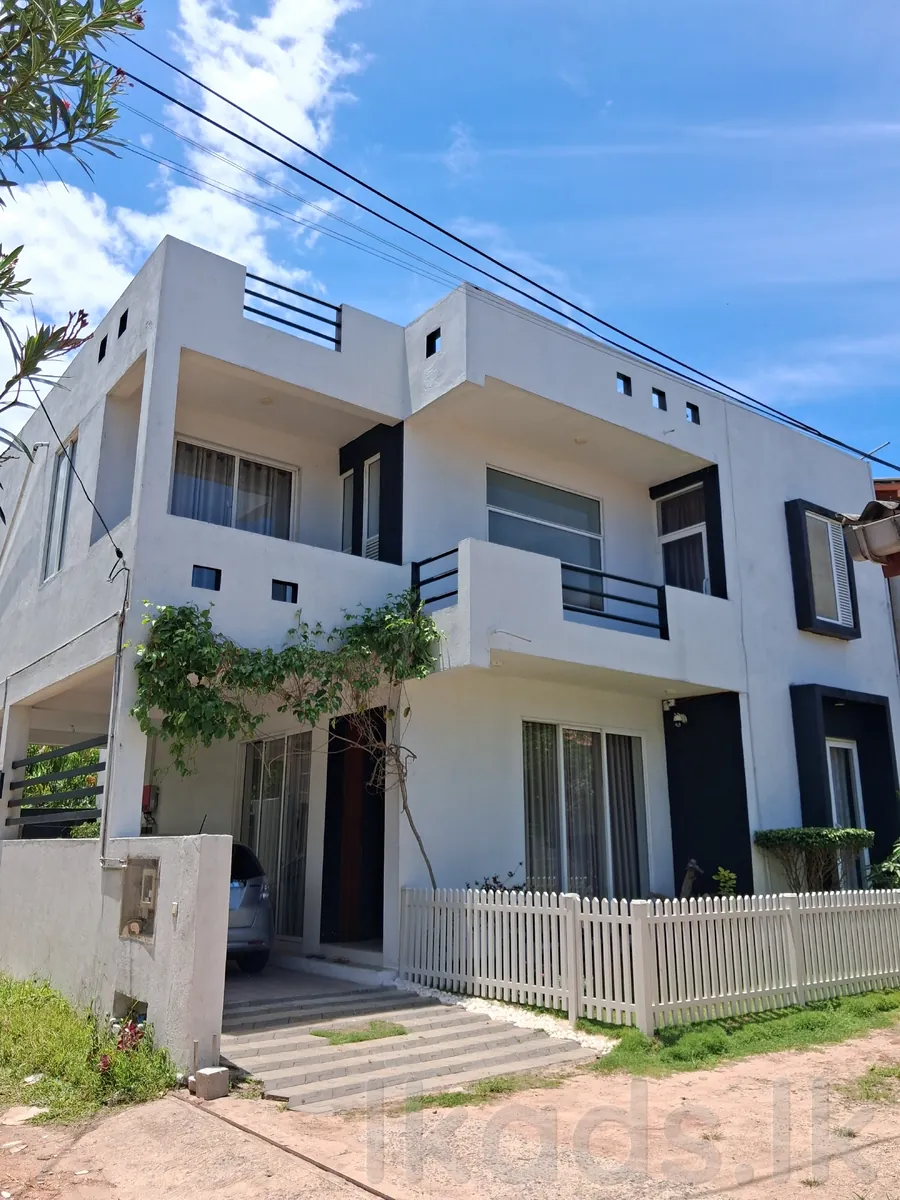 Modern house gor sale