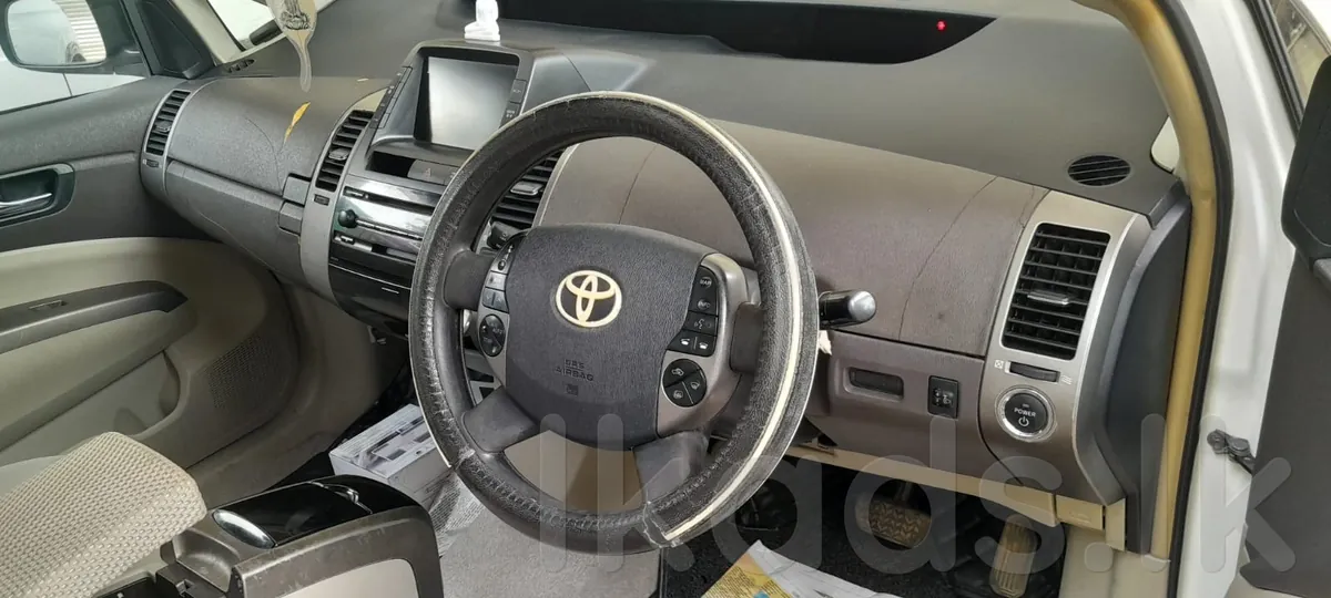 Toyota prius for sale- 2007/2011 Kurunegala photo 2