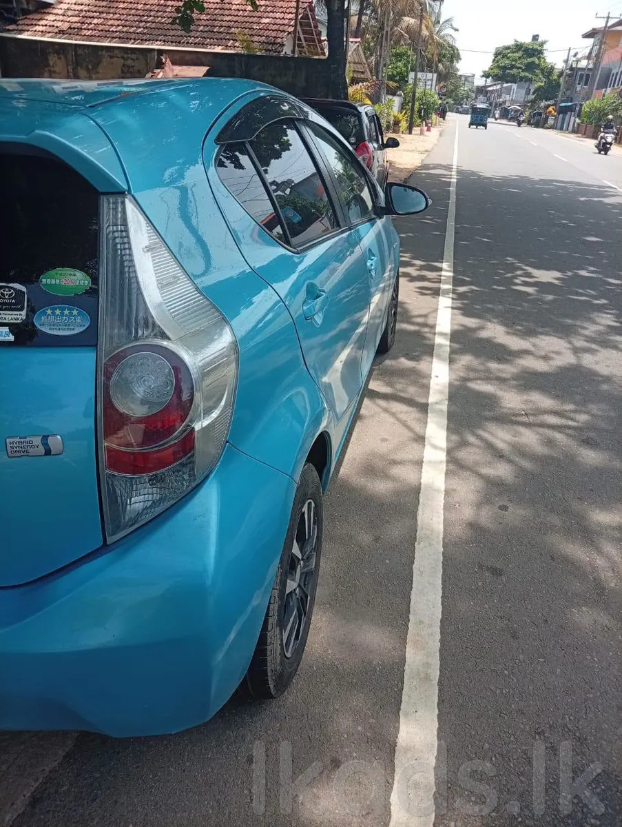 Toyota Aqua S Grade for Sale – 2012/2014 photo 2