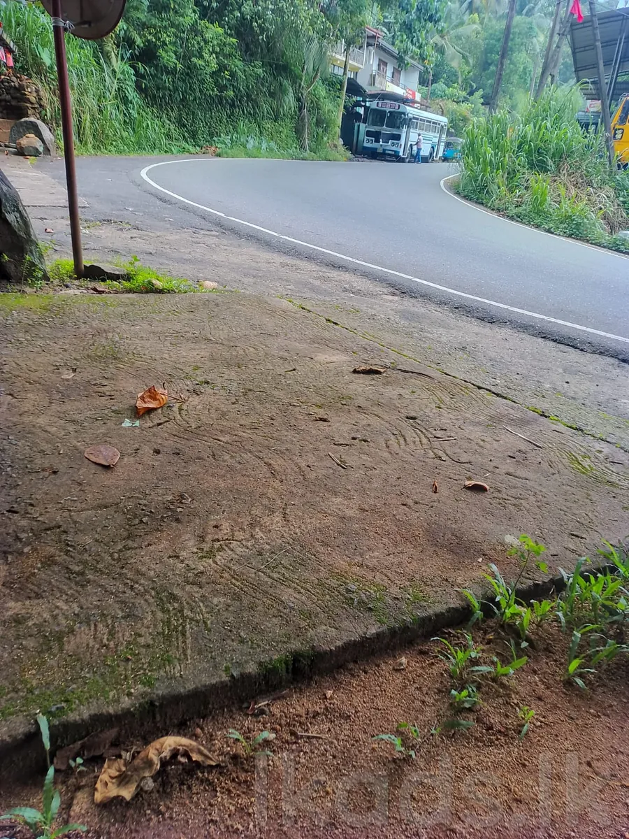 Ginigathhena – Facing Colombo – Hatton Road – Hotel with House for Sale photo 4