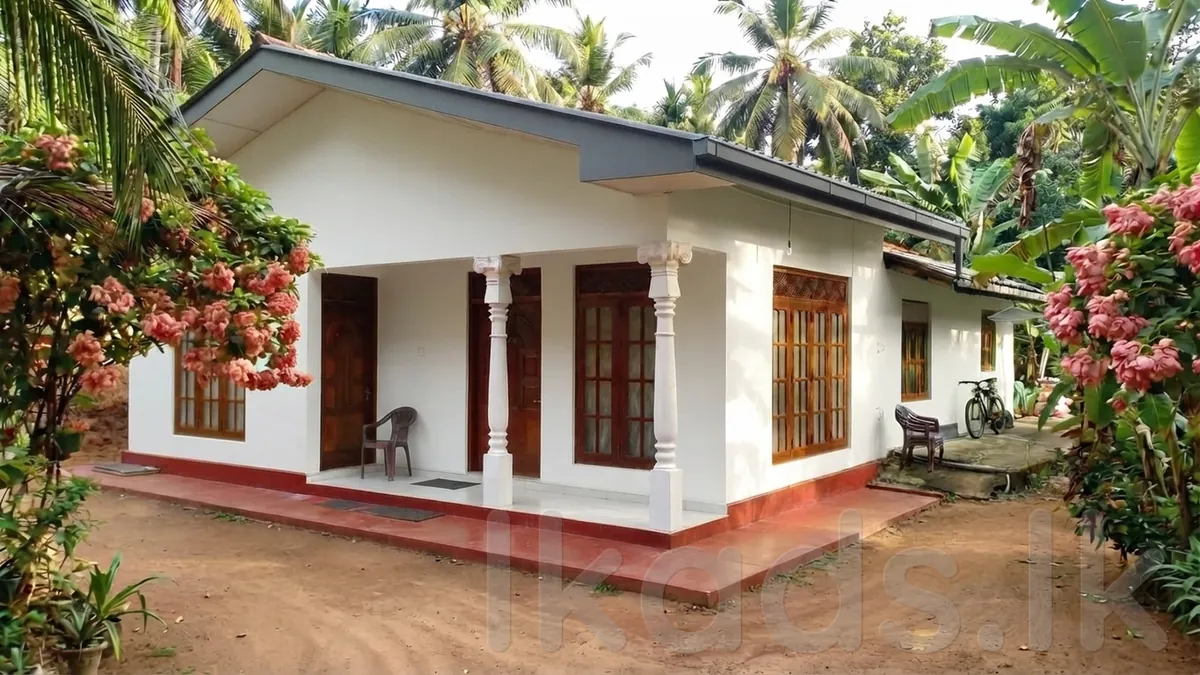 නිවස  හා ඉඩම ඉක්මනින් විකිනීමට in Matale, Palapathwela
