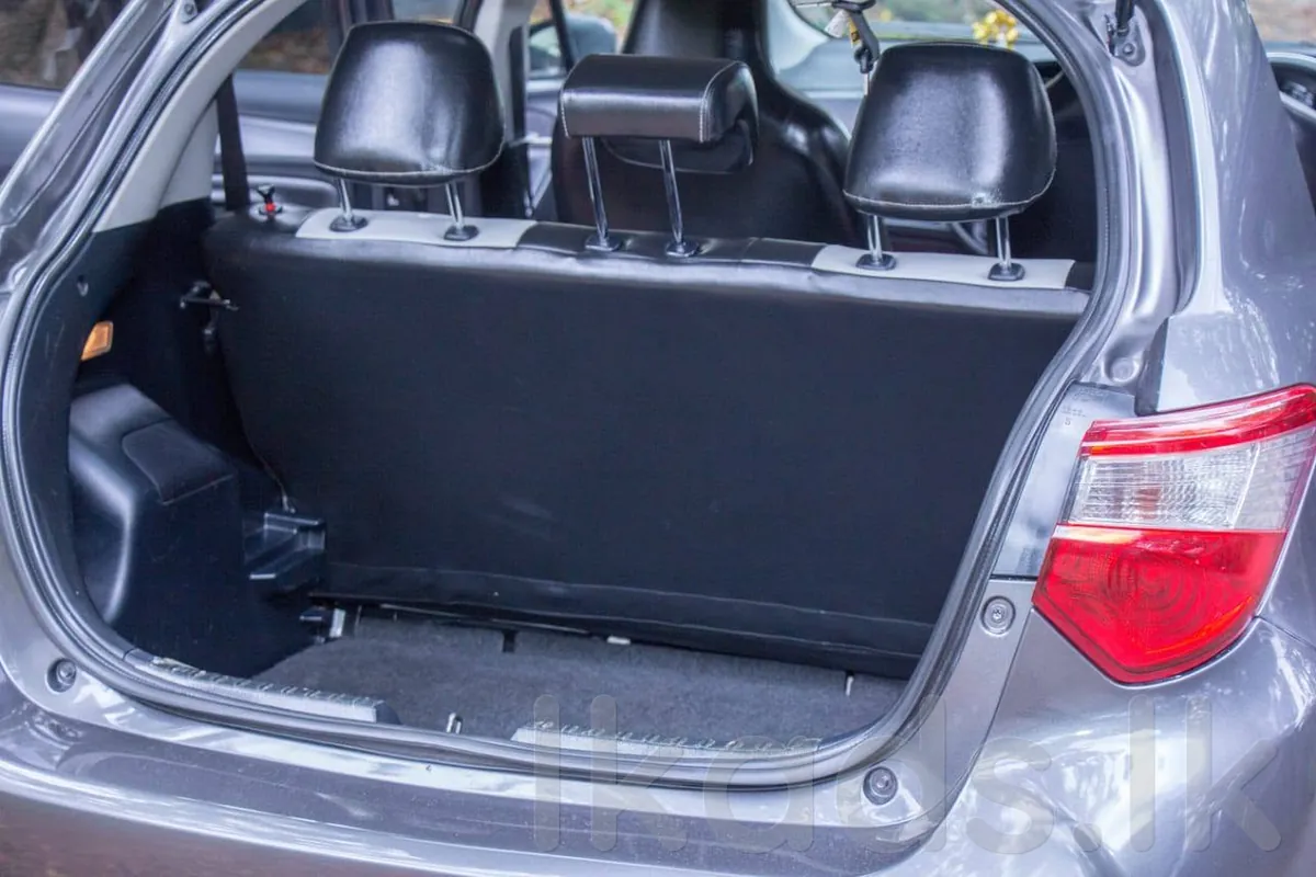 Toyota Vitz Edition 1 2017 photo 4