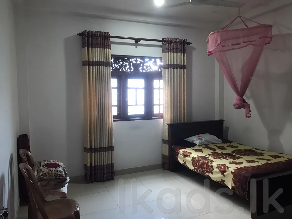 Kadawatha – Batahena Road – Beautiful House for Sale photo 7