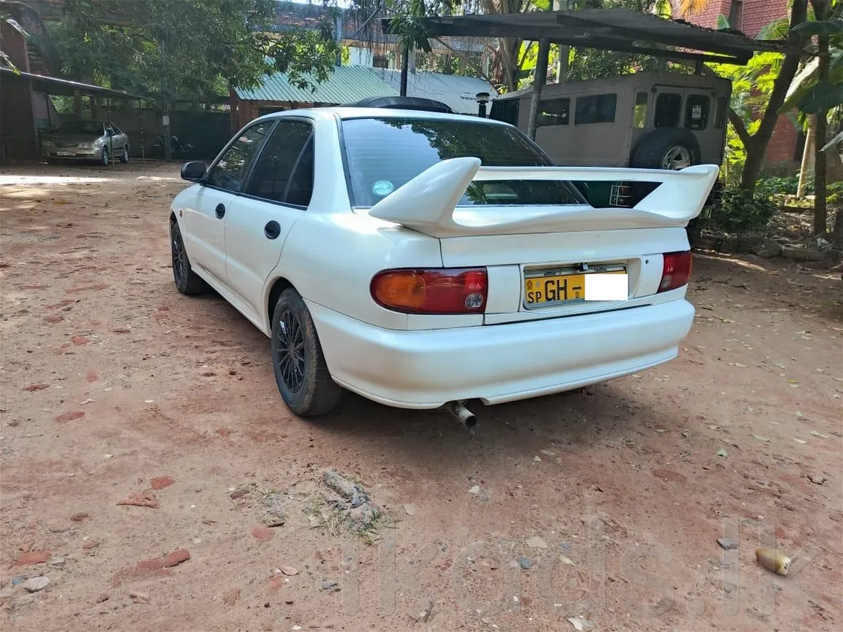 Mitsubishi Lancer for Sale – 1997 / 2001 – Mulleriyawa photo 4