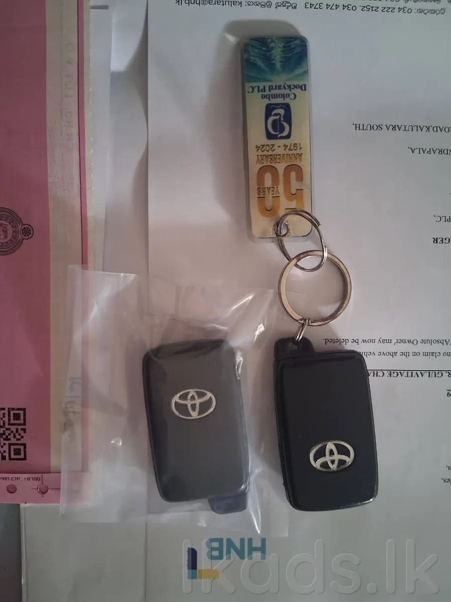 Toyota Aqua X urban 2015 photo 4