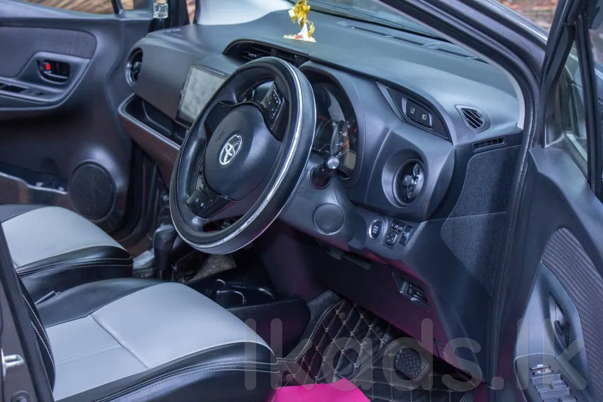 Toyota Vitz Edition 1 2017 photo 2