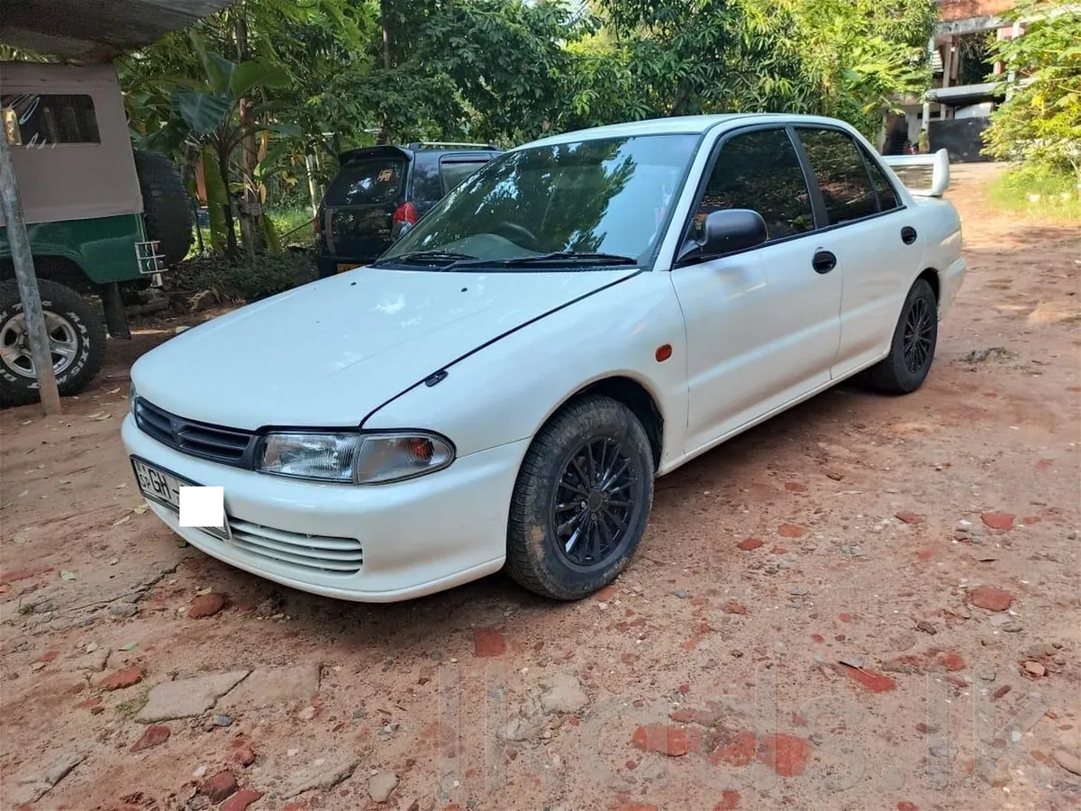 Mitsubishi Lancer for Sale – 1997 / 2001 – Mulleriyawa photo 3