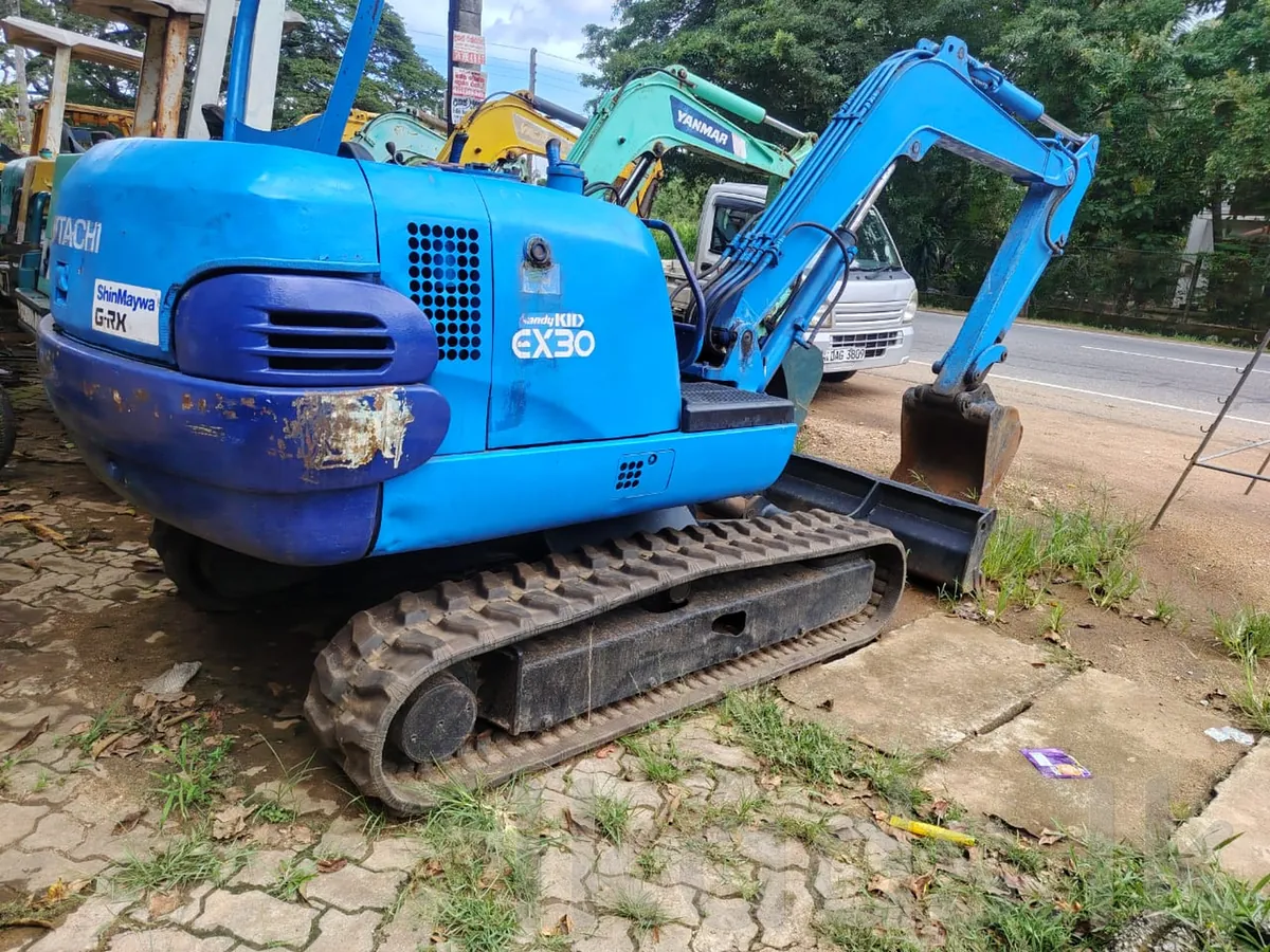 Hitachi Landy 2015 Heavy-Duty (Used) photo 4
