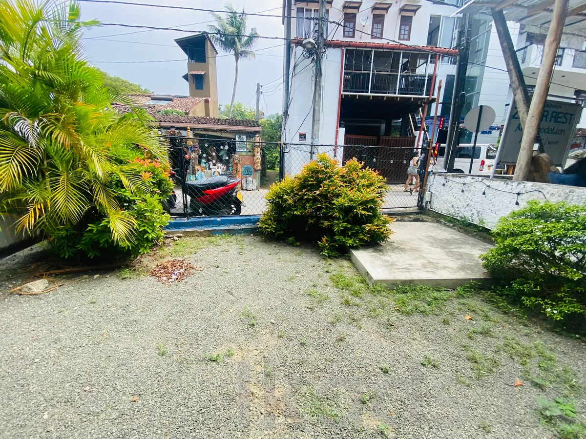 LAND FOR SALE IN UNAWATUNA, GALLE – BEACH SIDE photo 3