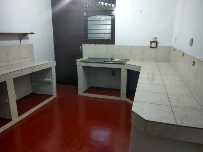 Room for rent in Maharagama ( මහරගම කාමරයක් කුලියට දීමට තිබේ )